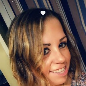 Meet your Posher, Holly